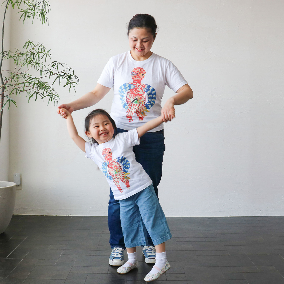 秋田人形道祖神 TシャツTYPE.A 背面